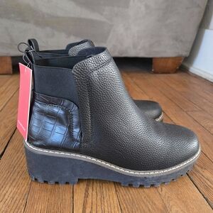 Rampage Black Textured Ankle Booties
